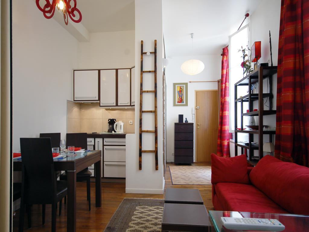 Apartment Louvre Paris Room photo