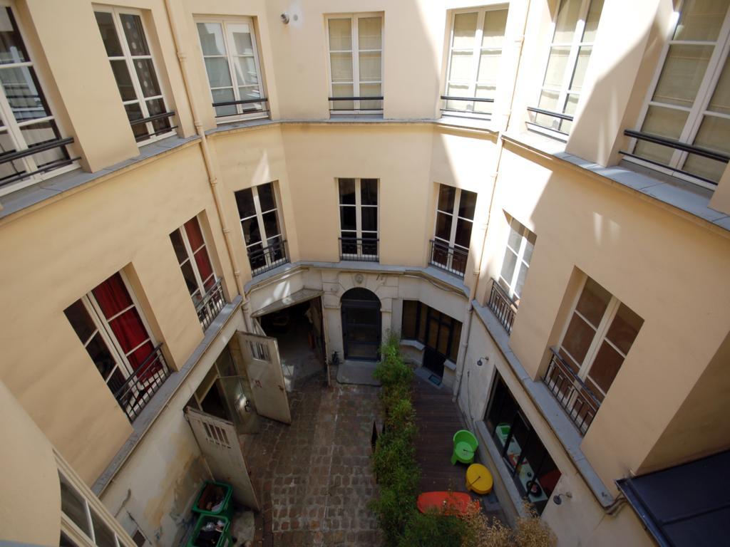 Apartment Louvre Paris Room photo